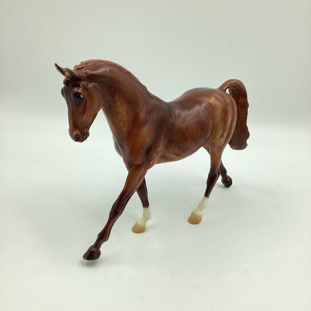 Breyer Classic Chestnut Thoroughbred #615 Retried 2019